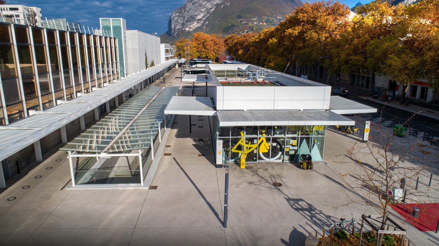 Gare SNCF Grenoble & connexions – les photos d’architecture | Edyta ...