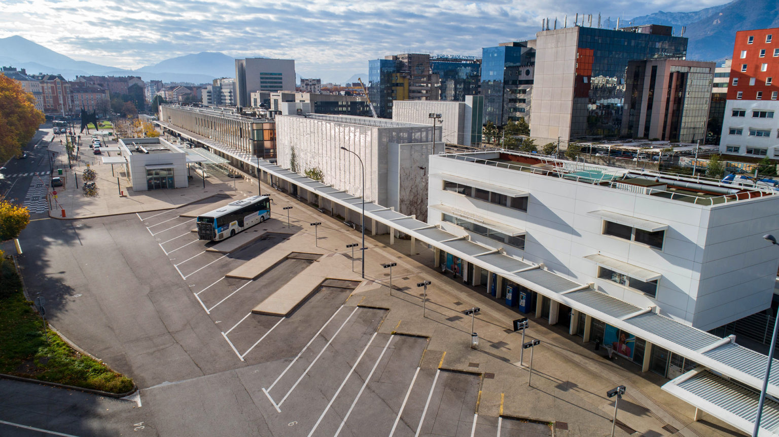 Gare SNCF Grenoble & connexions - Edyta TOLWINSKAEdyta TOLWINSKA ...